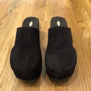 Volatile Clogs